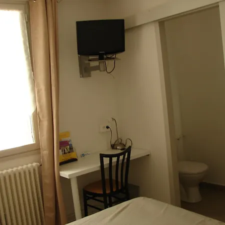 De Paris Et Des Voyageurs Hotel 2*